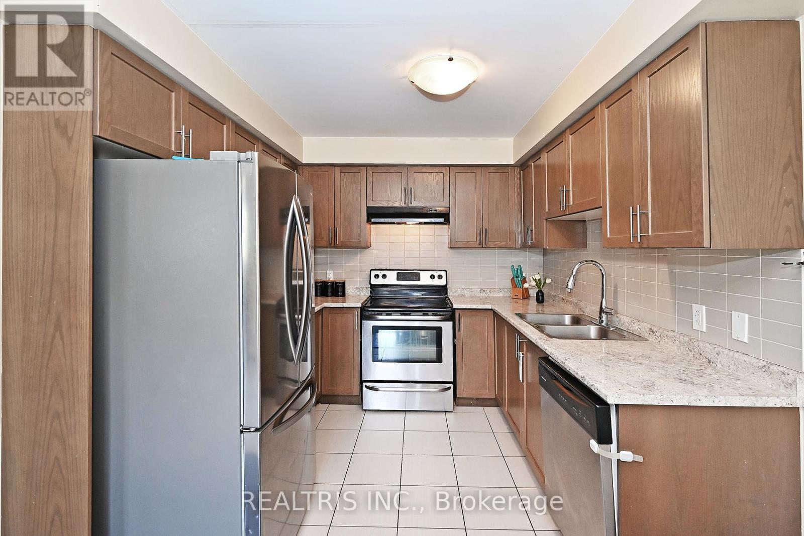 85 Tabaret Crescent, Oshawa, Ontario  L1L 0G5 - Photo 24 - E12253199