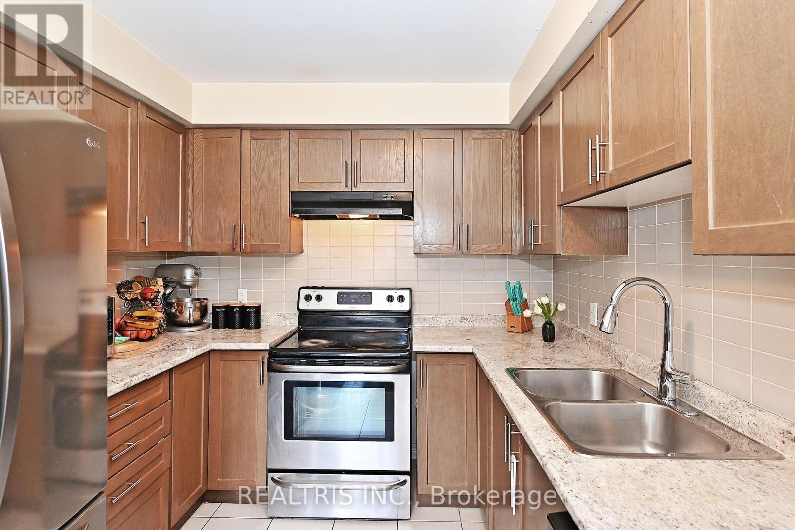 85 Tabaret Crescent, Oshawa, Ontario  L1L 0G5 - Photo 26 - E12253199