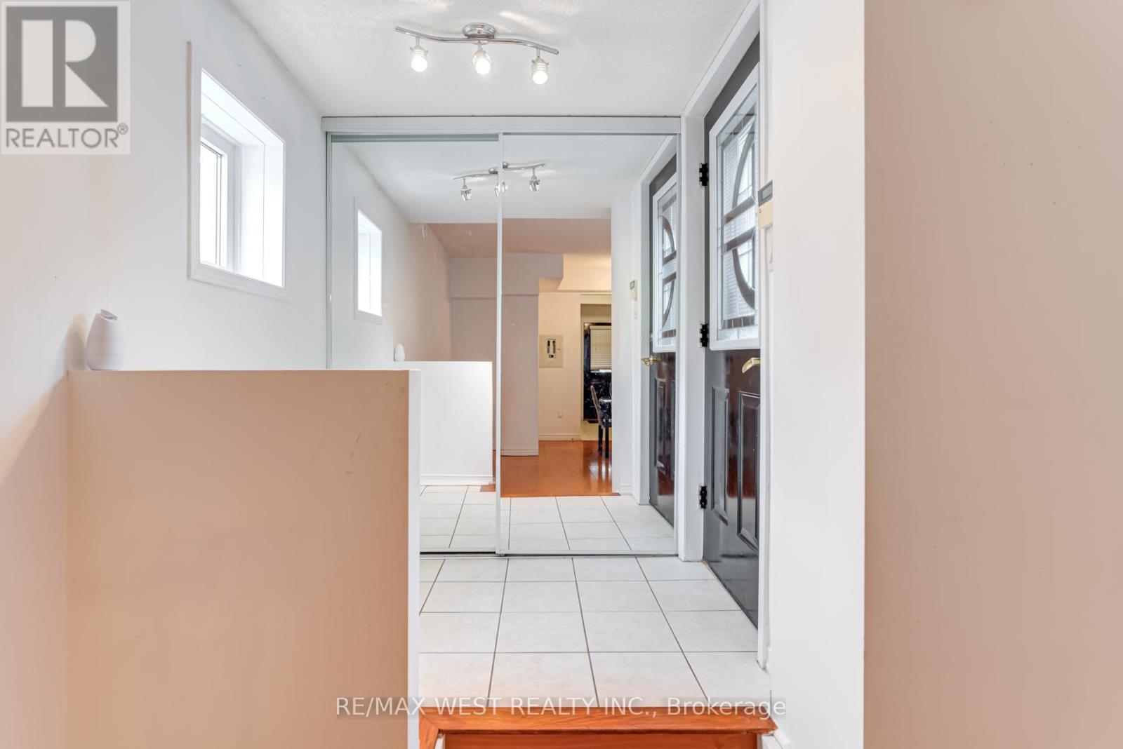 Property at 26 - 901 KENNEDY ROAD image 3