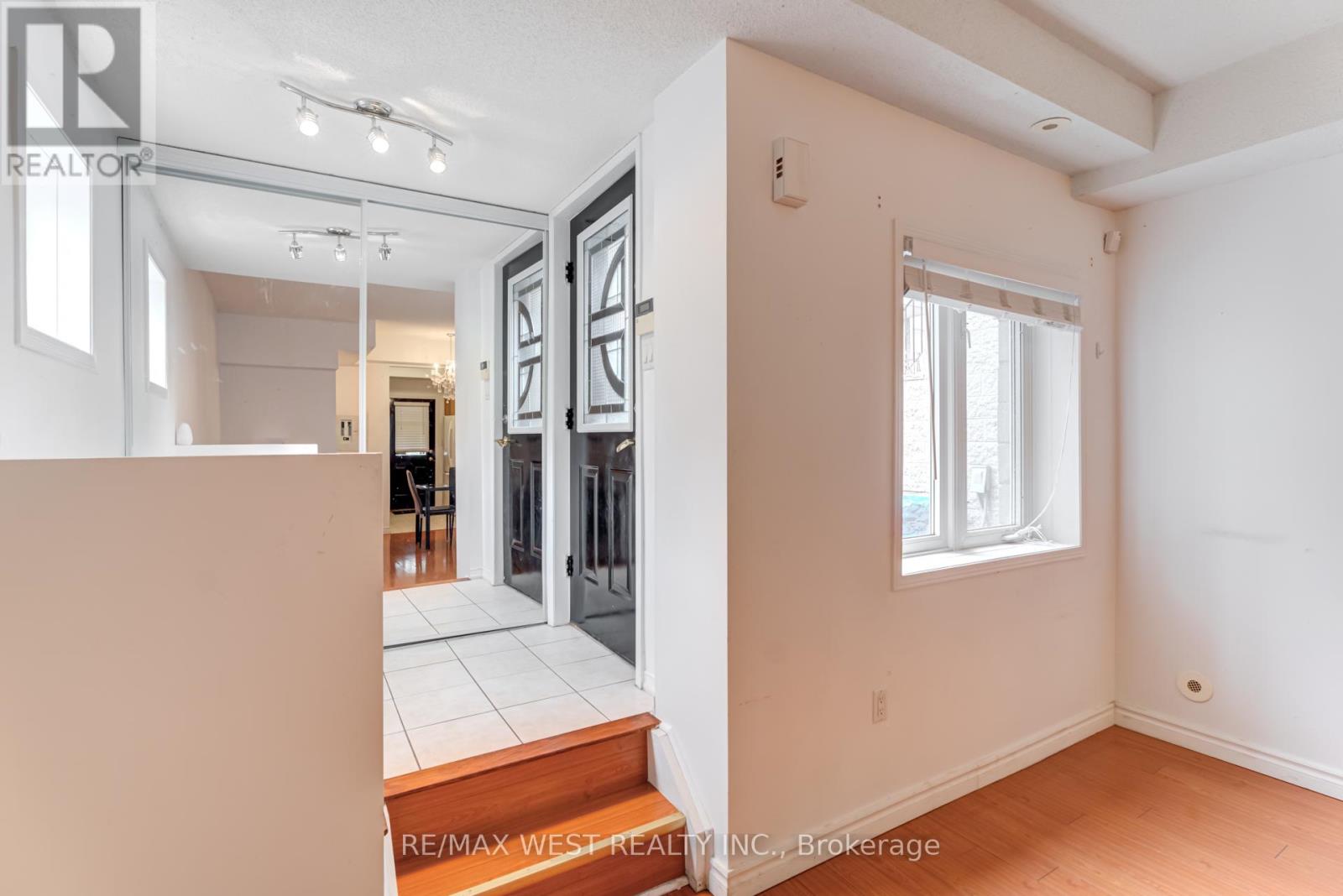 Property at 26 - 901 KENNEDY ROAD image 4