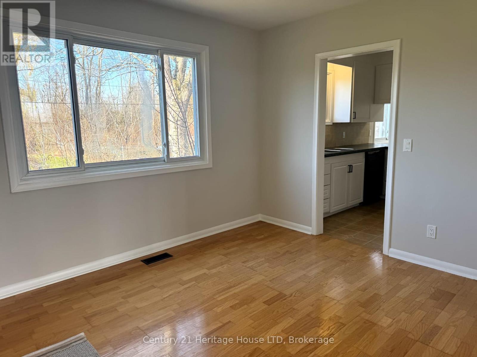 1249 Niagara Parkway, Fort Erie, Ontario  L2A 5M4 - Photo 10 - X12096858