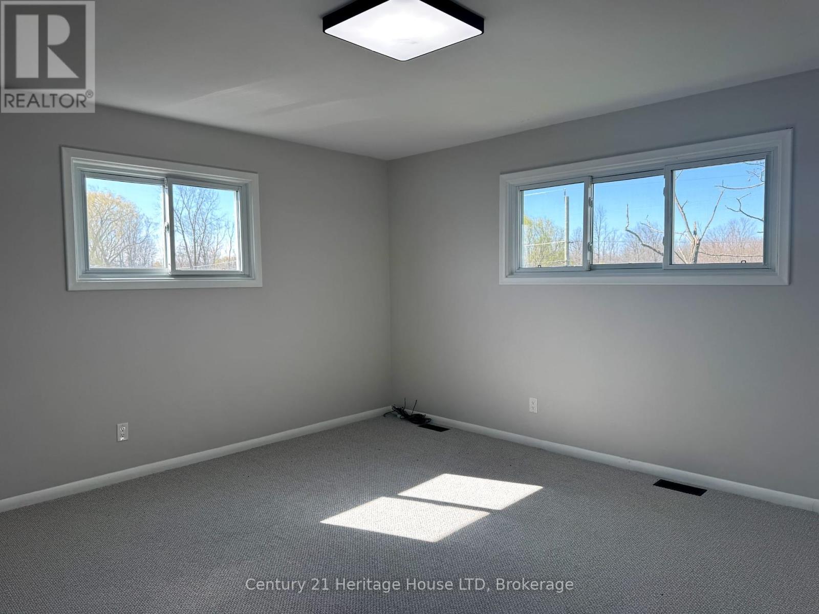 1249 Niagara Parkway, Fort Erie, Ontario  L2A 5M4 - Photo 17 - X12096858