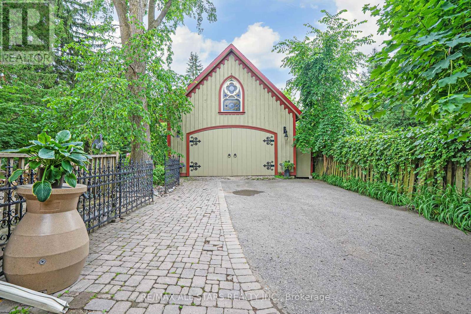 Property at 122 BROCK STREET E image 5