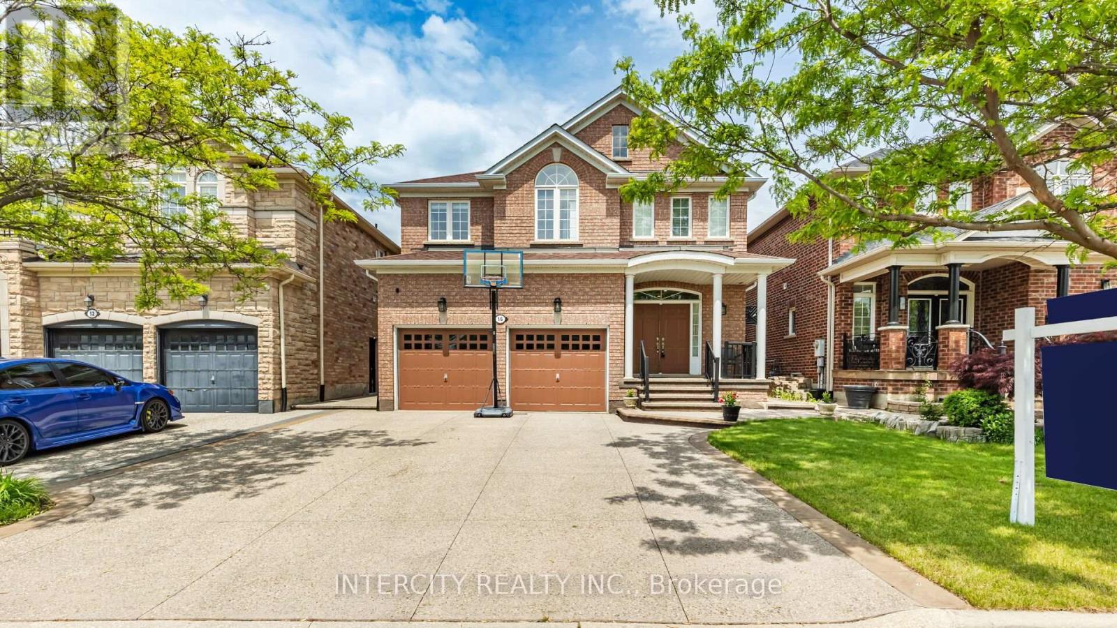 Property at 16 VENICE GATE DRIVE image 1