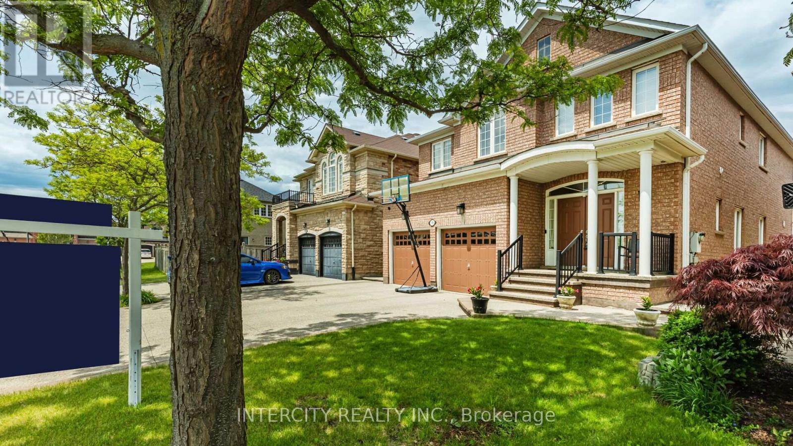 Property at 16 VENICE GATE DRIVE image 3