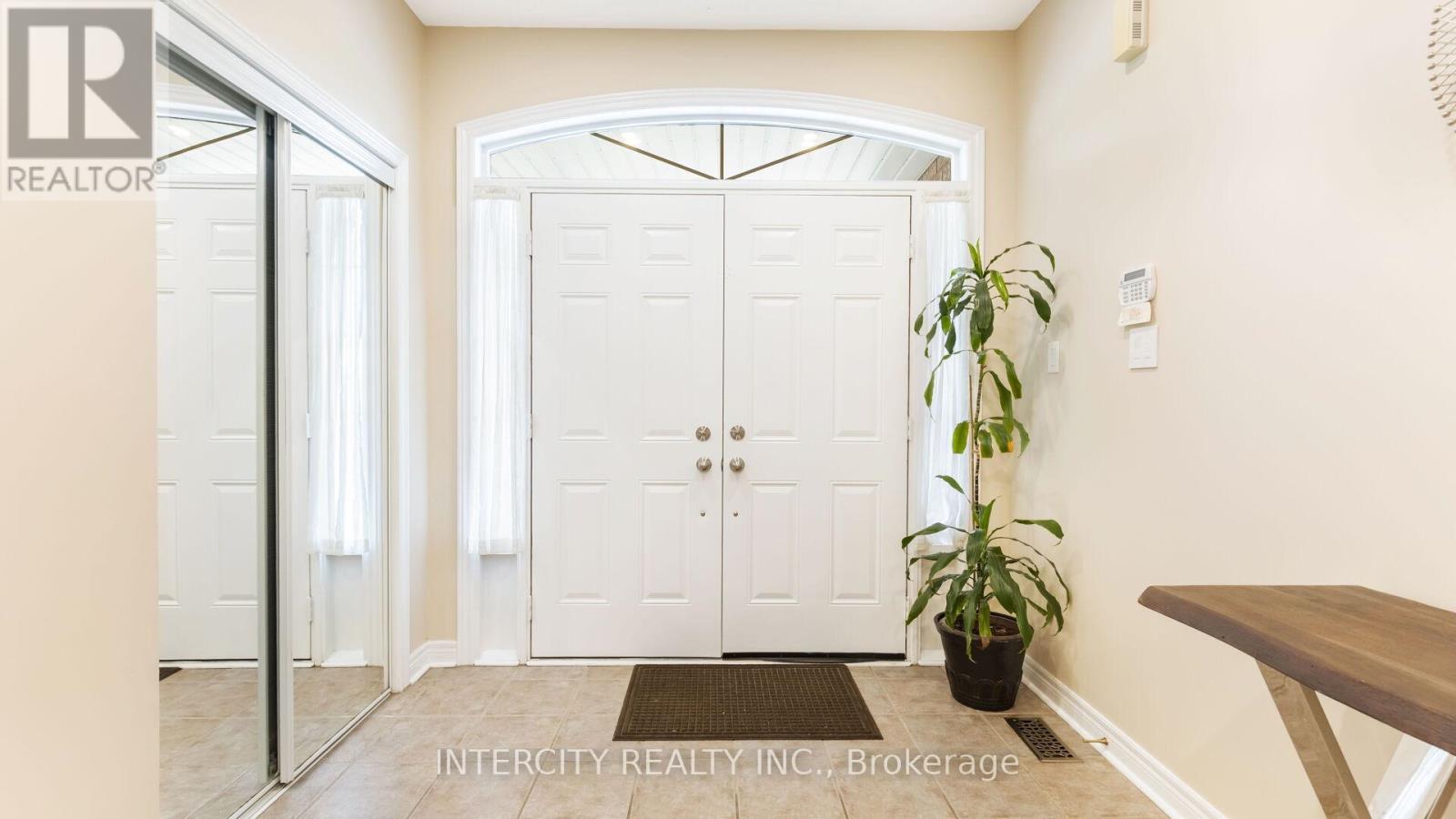 Property at 16 VENICE GATE DRIVE image 5