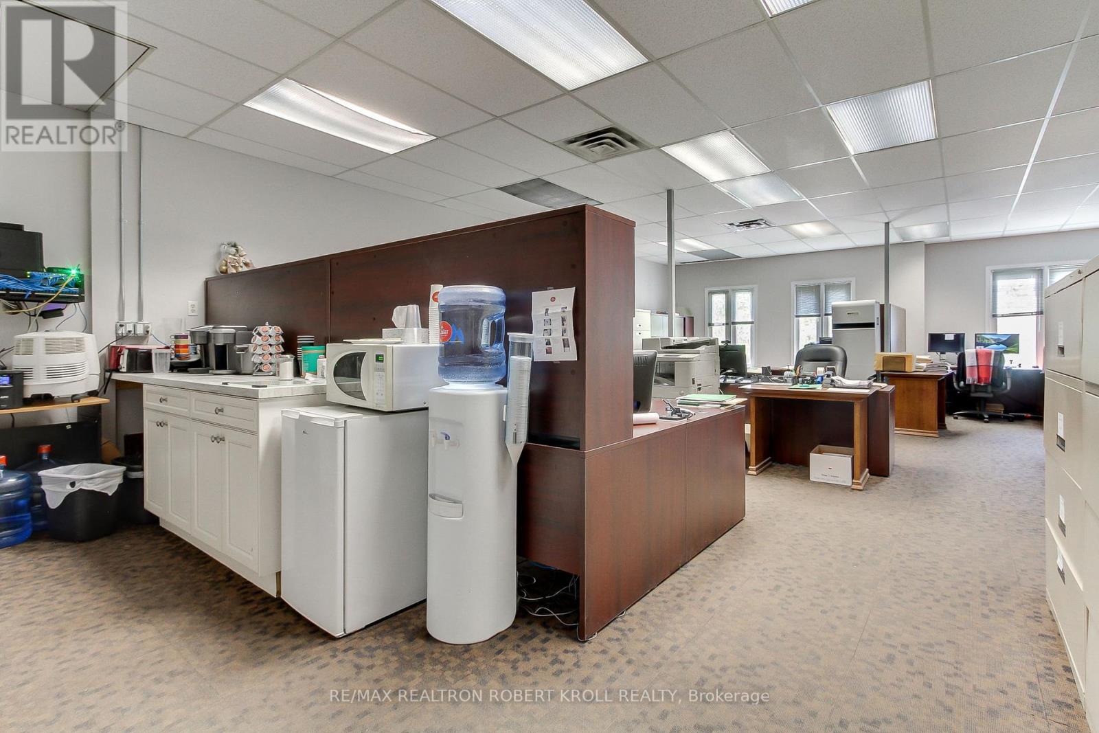 300 Full Floor - 46 Village Centre Place, Mississauga, Ontario  L4Z 1V9 - Photo 16 - W12253298