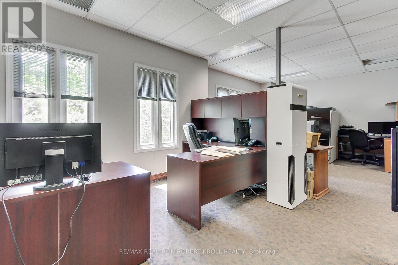 300 Full Floor - 46 Village Centre Place, Mississauga, Ontario  L4Z 1V9 - Photo 21 - W12253298