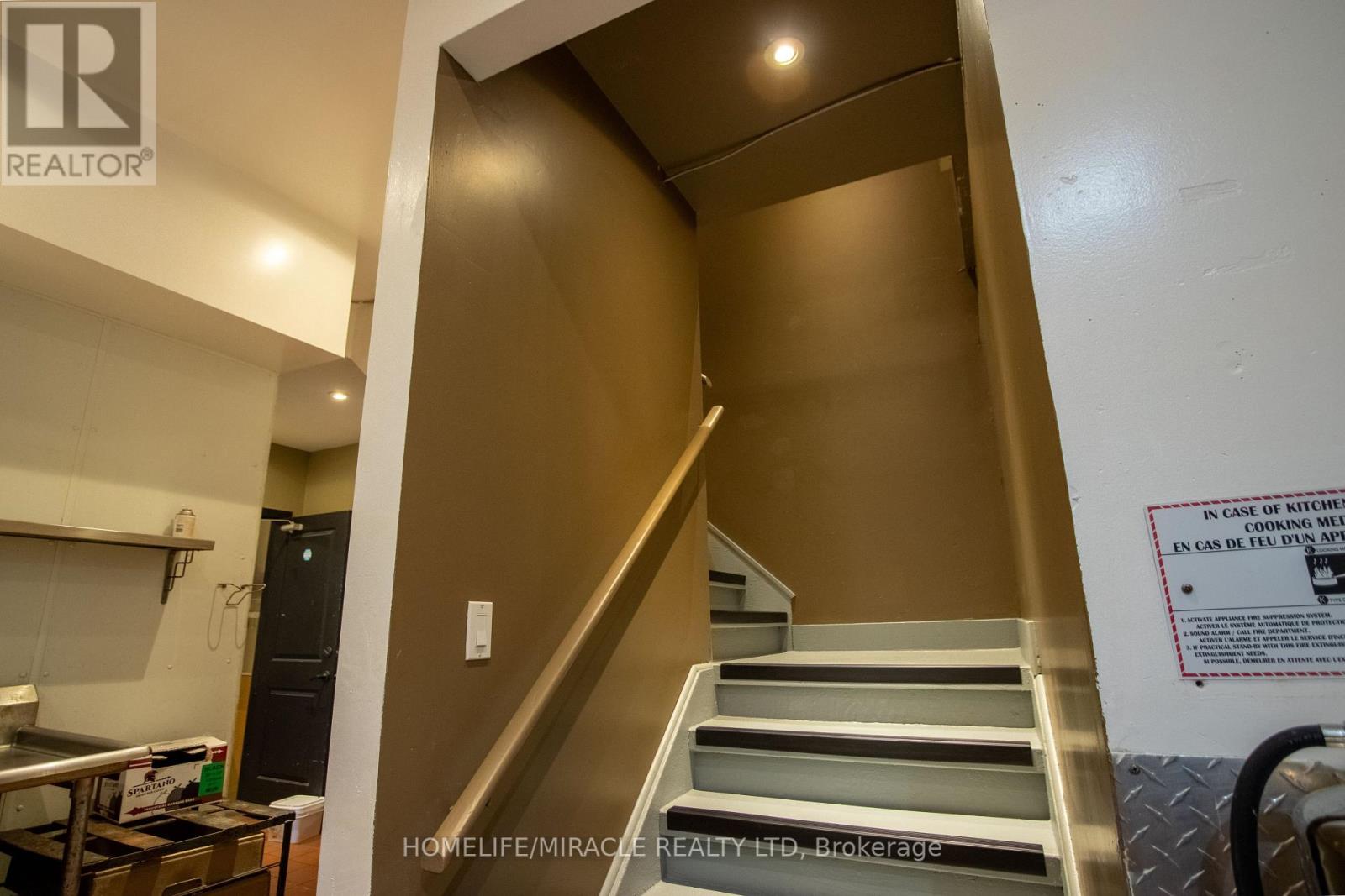 25 Mill Street, Orangeville, Ontario  L9W 2M2 - Photo 17 - W12253322