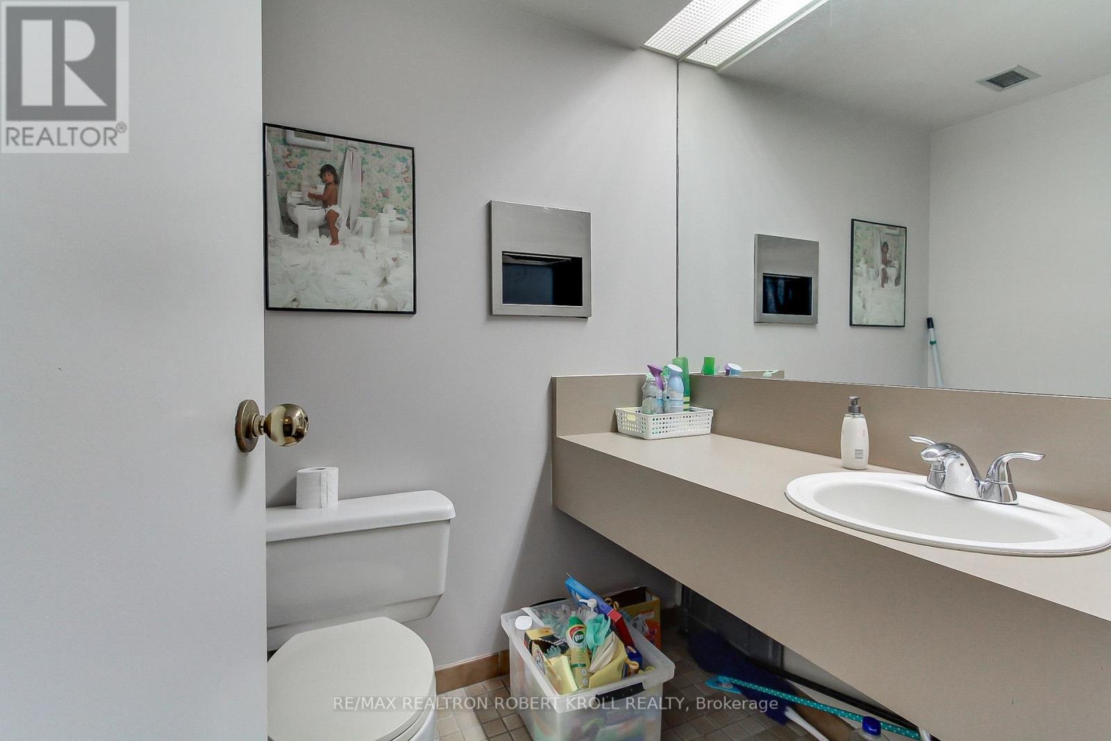 300 Half-Floor - 46 Village Centre Place, Mississauga, Ontario  L4Z 1V9 - Photo 28 - W12253346