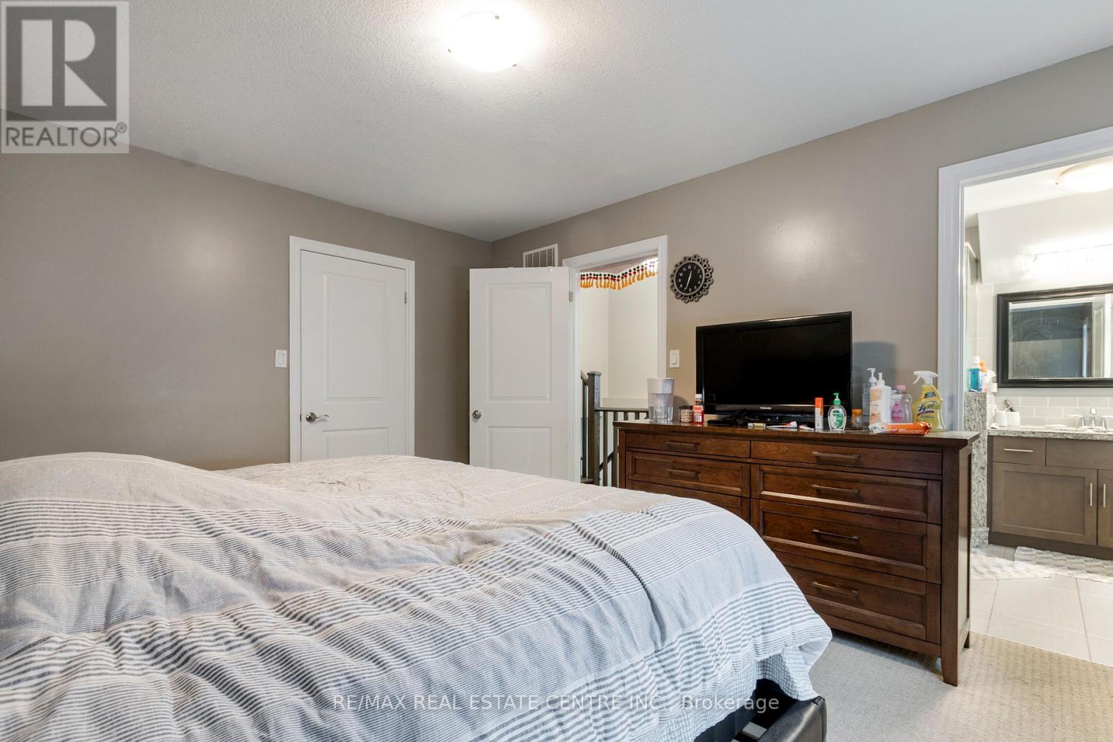 54 - 8 Lakelawn Road, Grimsby, Ontario  L3M 0G1 - Photo 19 - X12253313