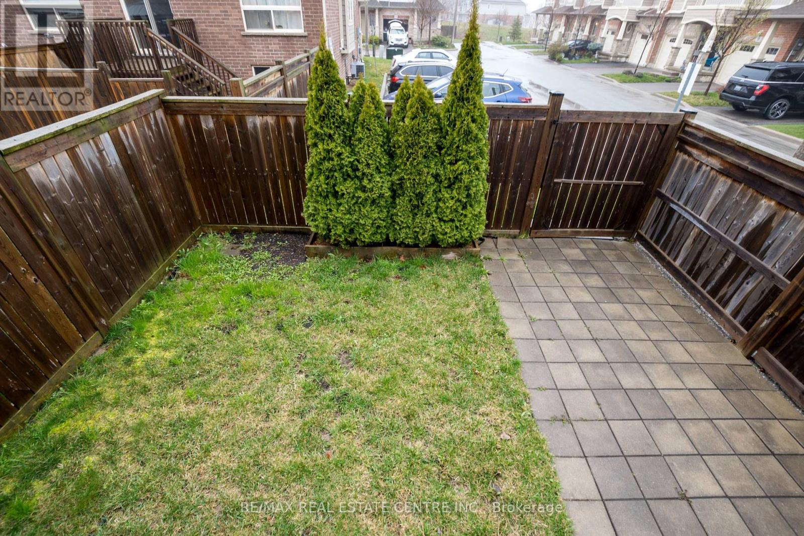 54 - 8 Lakelawn Road, Grimsby, Ontario  L3M 0G1 - Photo 34 - X12253313