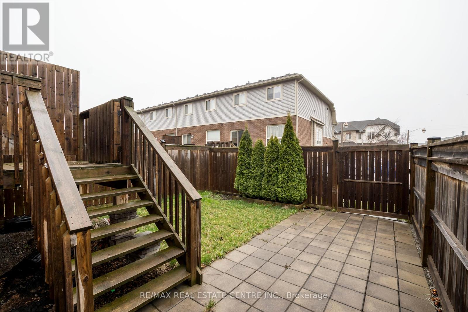 54 - 8 Lakelawn Road, Grimsby, Ontario  L3M 0G1 - Photo 35 - X12253313
