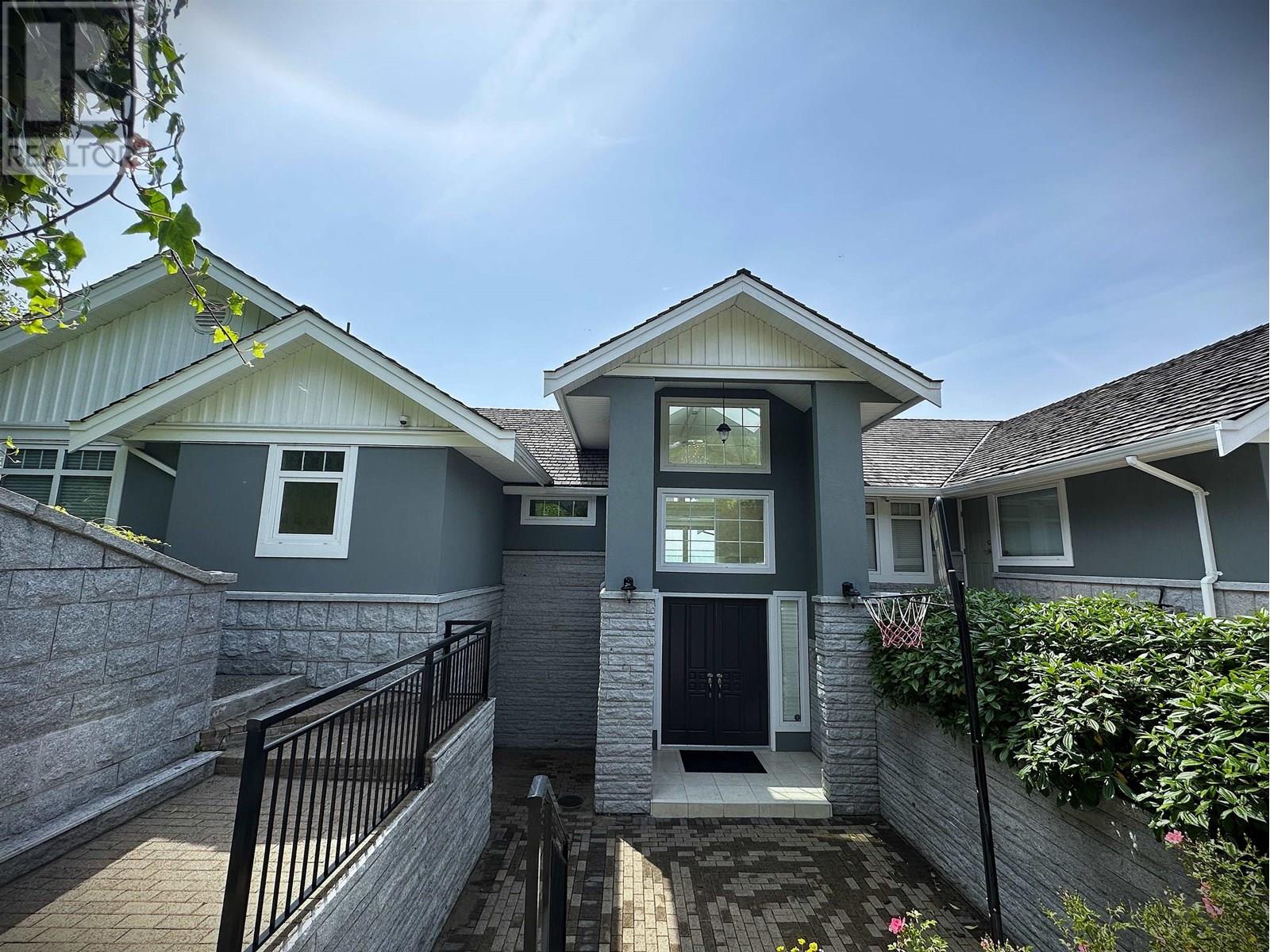 Property at 2358 CONSTANTINE PLACE image 4