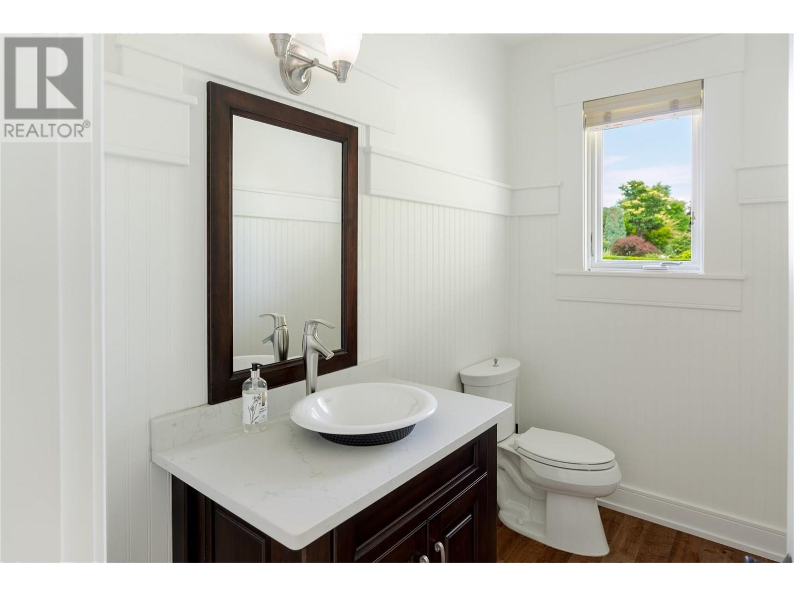 Property at 722 Marin Crescent image 4