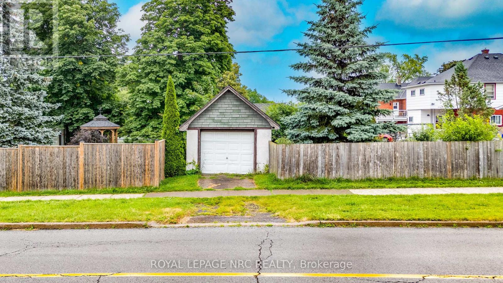38 Emerick Avenue, Fort Erie, Ontario  L2A 2W3 - Photo 7 - X12253378