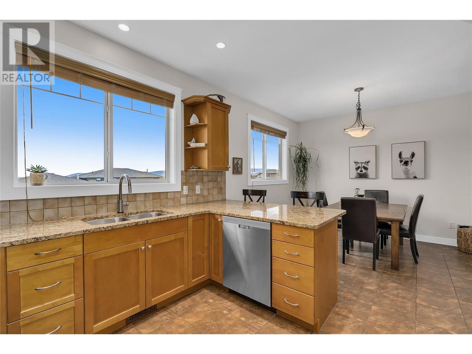 737 Kuipers Crescent, Kelowna, British Columbia  V1W 5H4 - Photo 7 - 10354247