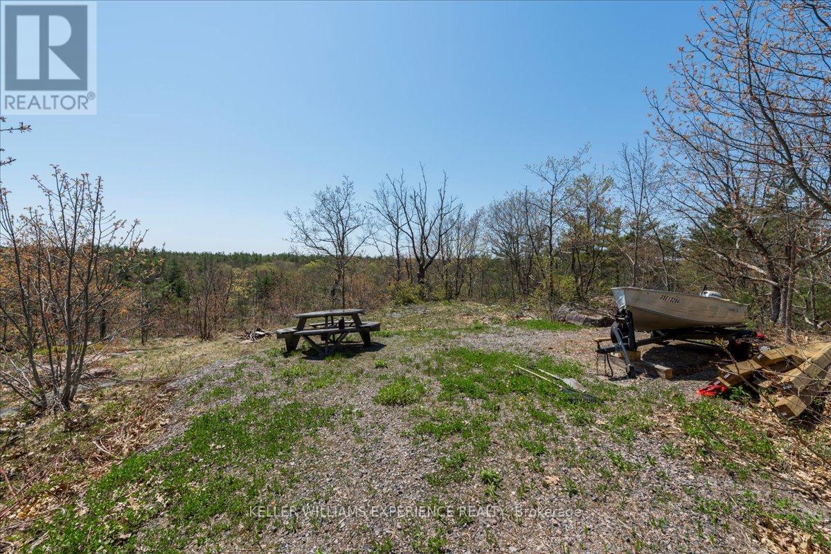 1075 Heintzman Gate, Gravenhurst, Ontario  P0E 1N0 - Photo 3 - X12150125