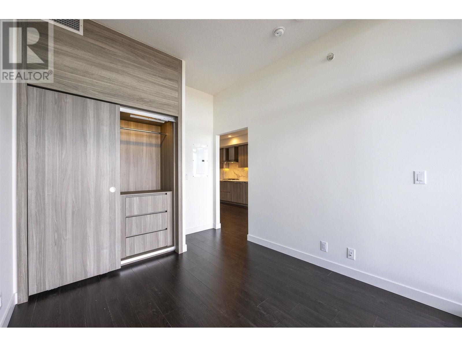 Listing Picture 14 of 29 : 1301 4880 LOUGHEED HIGHWAY, Burnaby / 本拿比 - 魯藝地產 Yvonne Lu Group - MLS Medallion Club Member