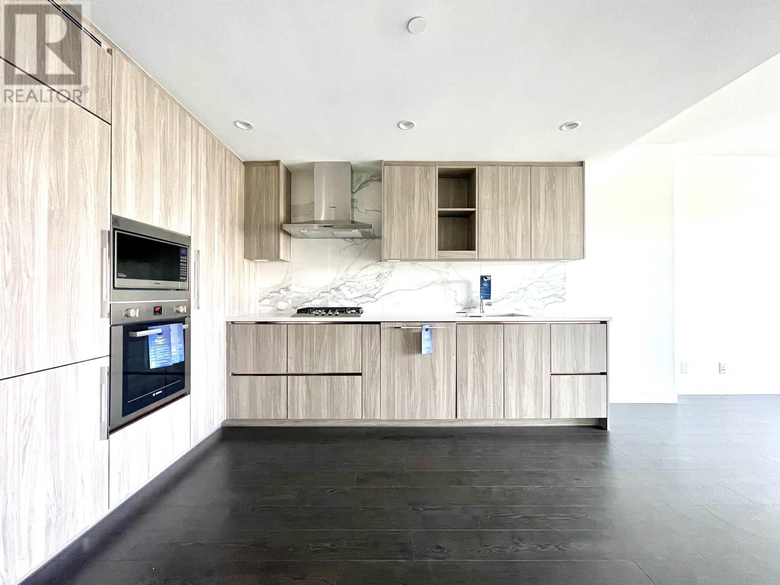 Listing Picture 7 of 29 : 1301 4880 LOUGHEED HIGHWAY, Burnaby / 本拿比 - 魯藝地產 Yvonne Lu Group - MLS Medallion Club Member
