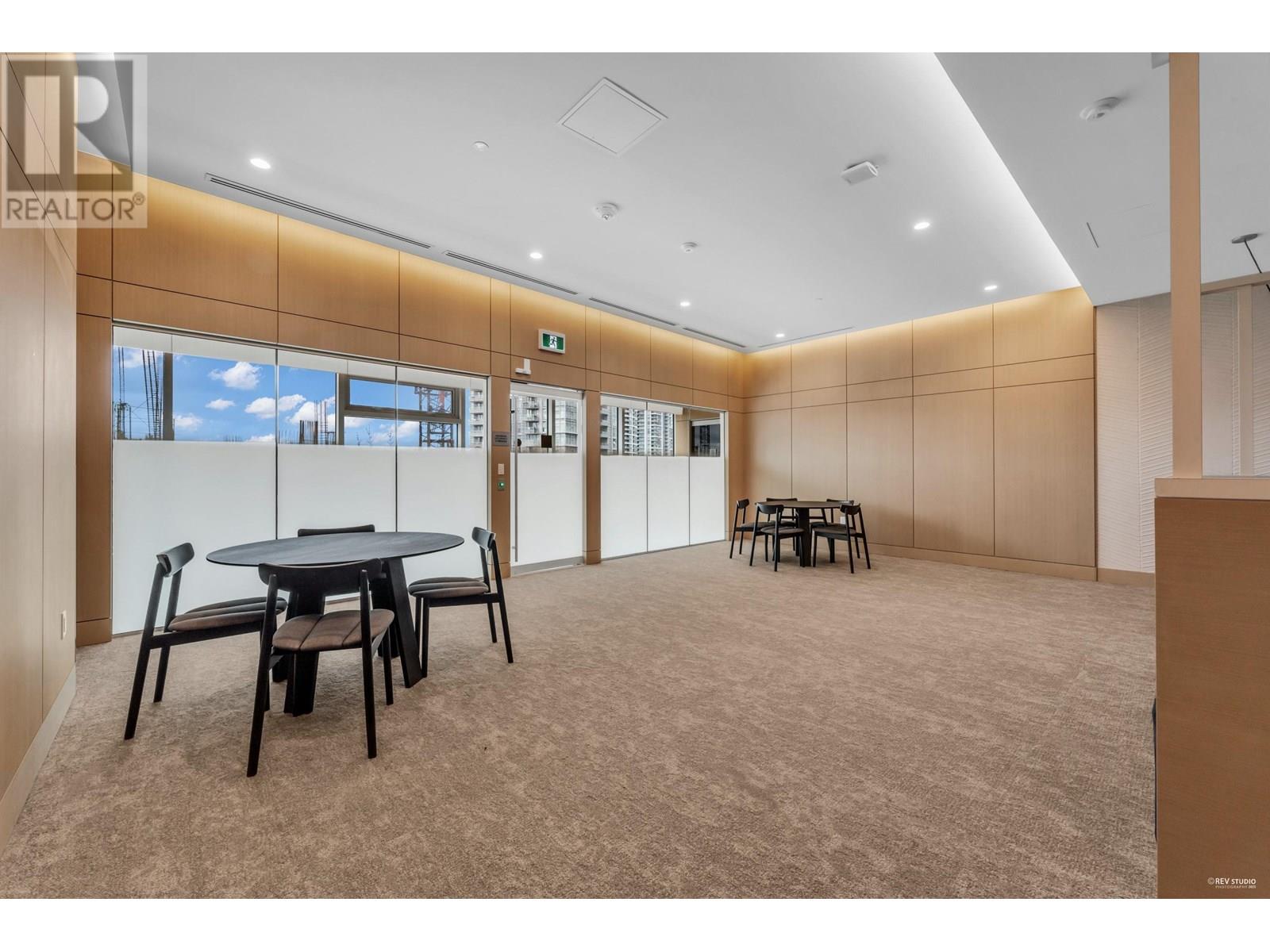 Listing Picture 22 of 29 : 1301 4880 LOUGHEED HIGHWAY, Burnaby / 本拿比 - 魯藝地產 Yvonne Lu Group - MLS Medallion Club Member