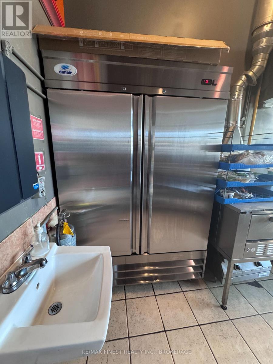 104 - 1046 Princess Street, Kingston, Ontario  K7L 1H2 - Photo 4 - X12253421