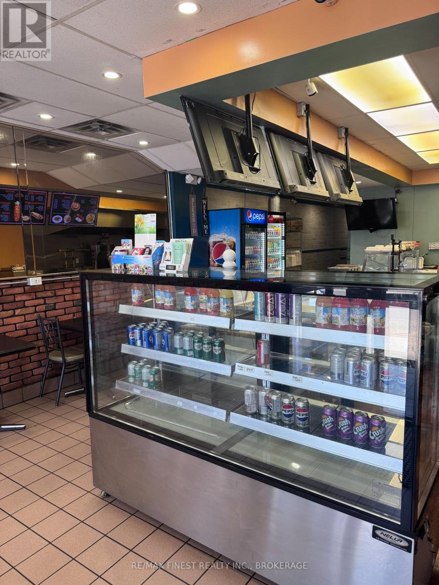 383 Princess Street, Kingston, Ontario  K7L 1B9 - Photo 2 - X12253477