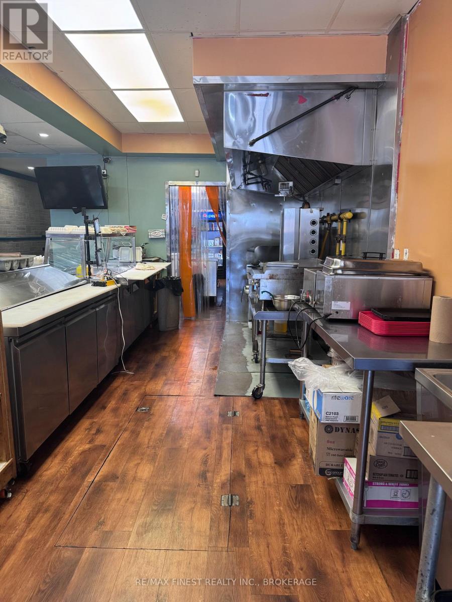 383 Princess Street, Kingston, Ontario  K7L 1B9 - Photo 5 - X12253477