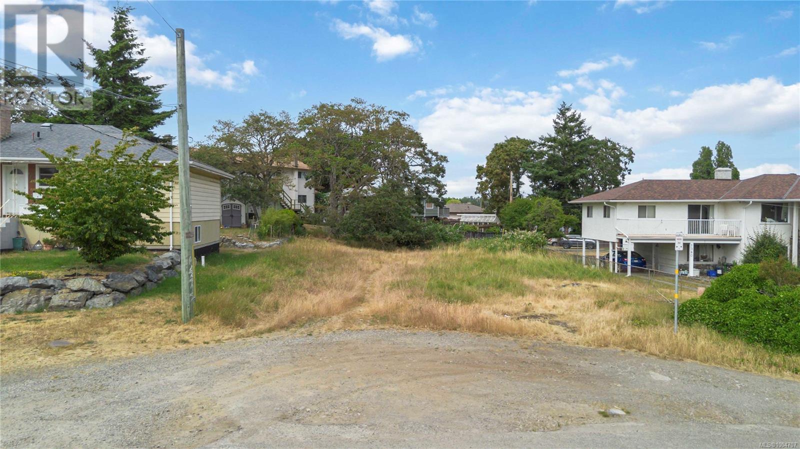 Property at 1360 Vista Hts image 4
