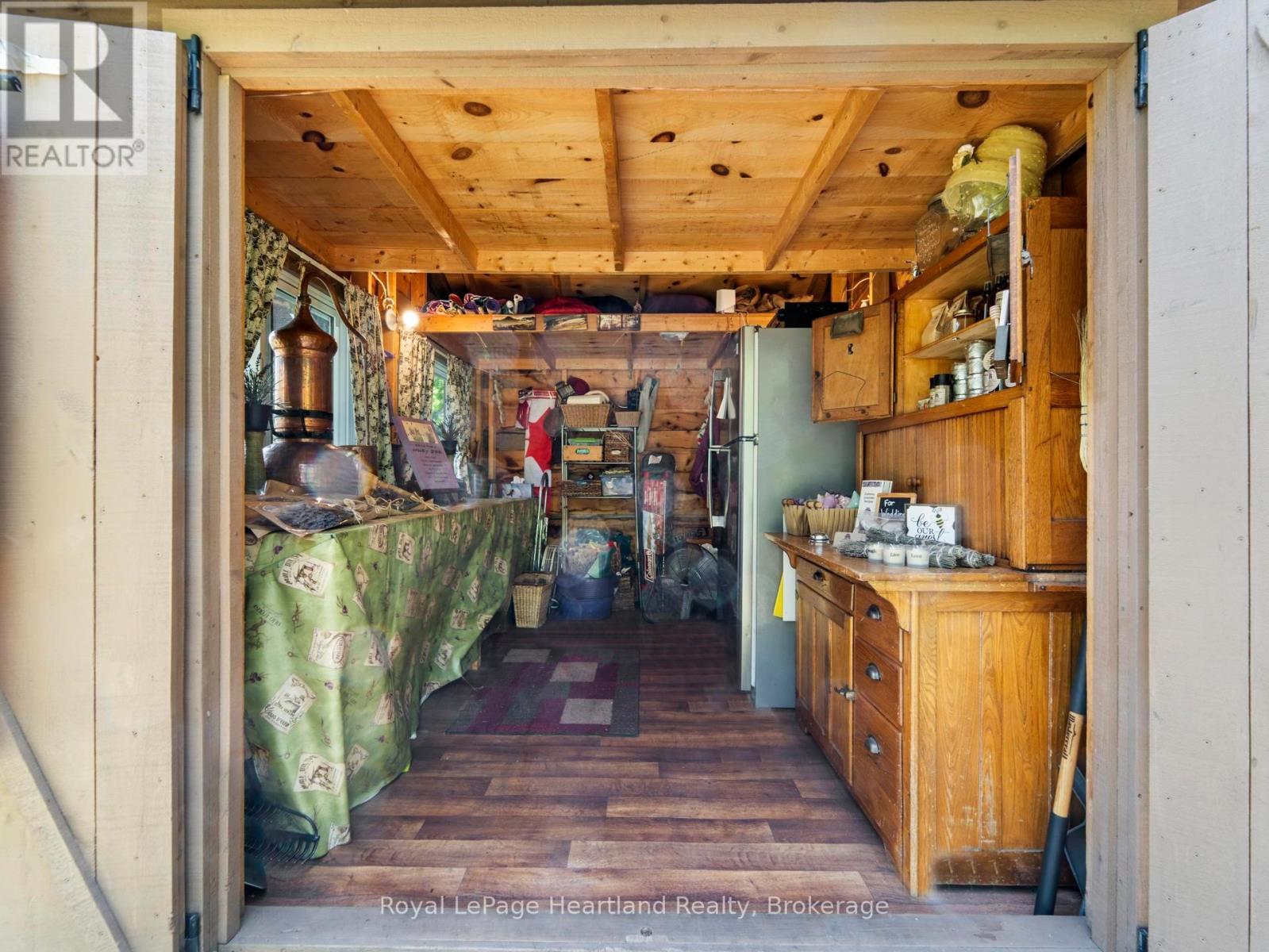 8499 Goosemarsh Line, Lambton Shores, Ontario  N0M 1T0 - Photo 31 - X12253459