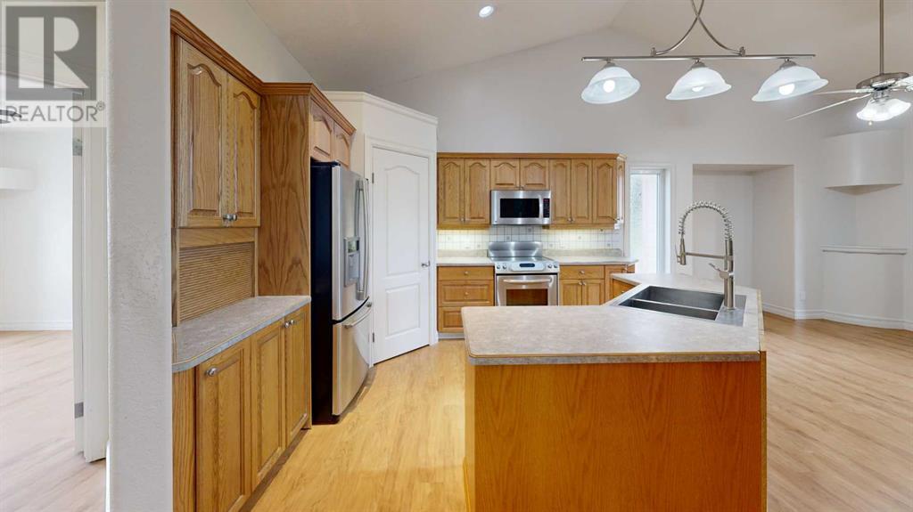 Property at 6 Park Circle image 5