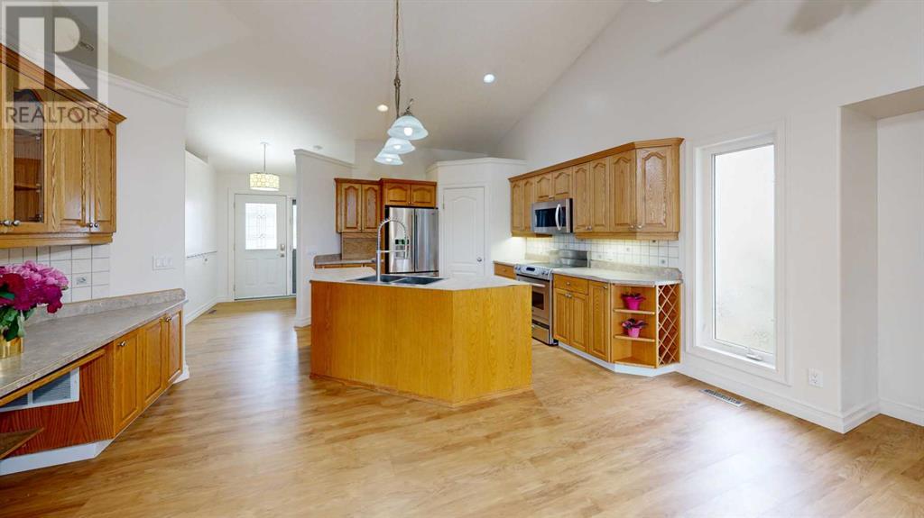Property at 6 Park Circle image 4