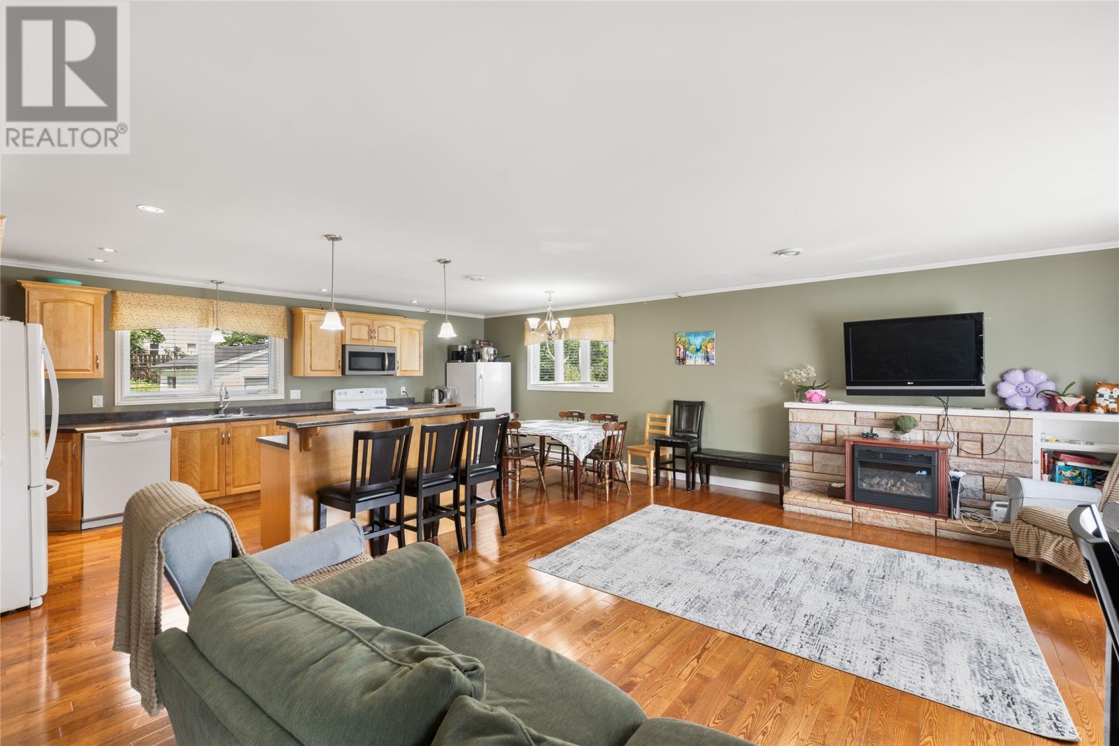 Property at 18 Burrage Avenue image 5