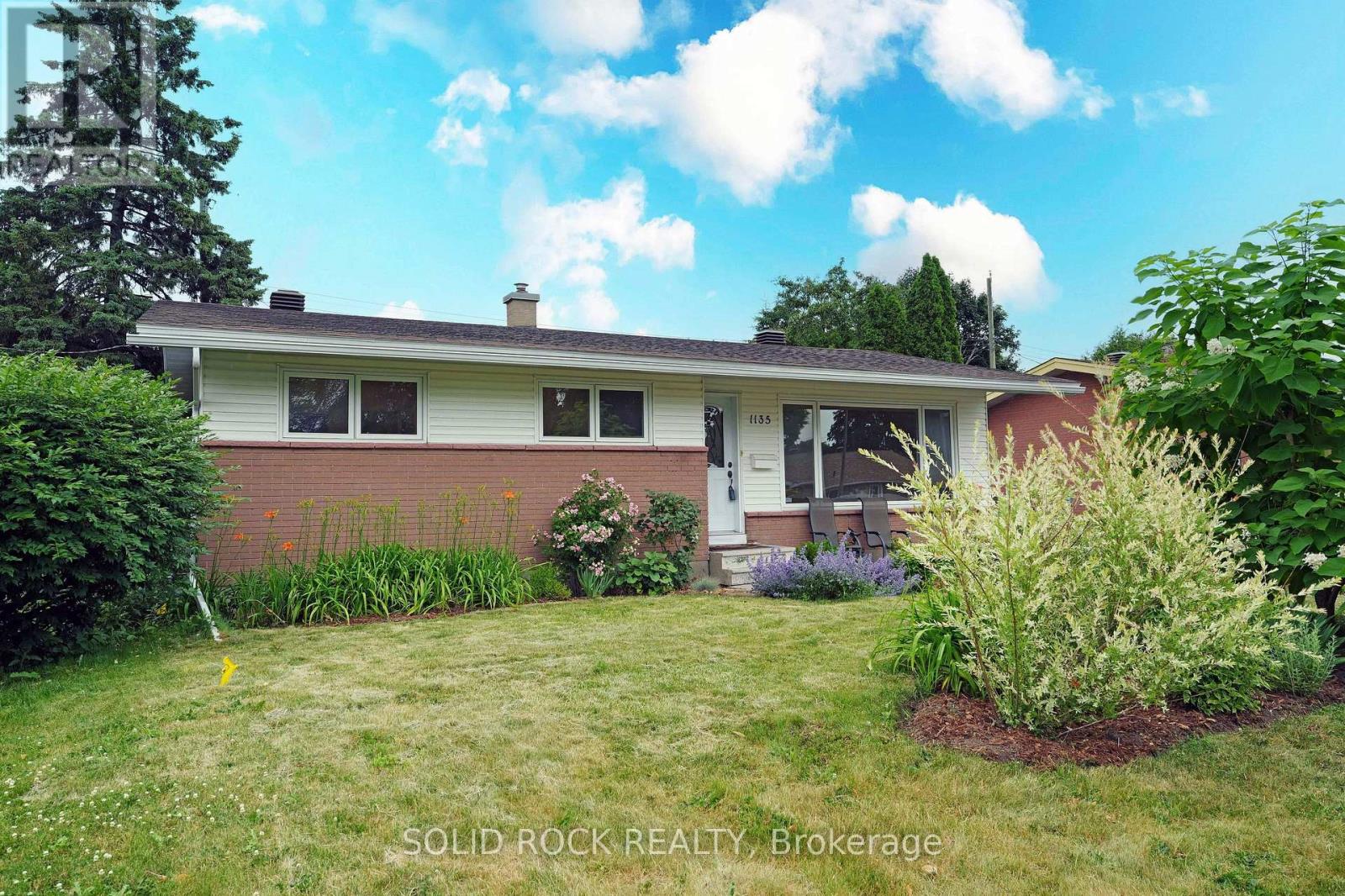 Property at 1135 MAYBANK STREET image 2
