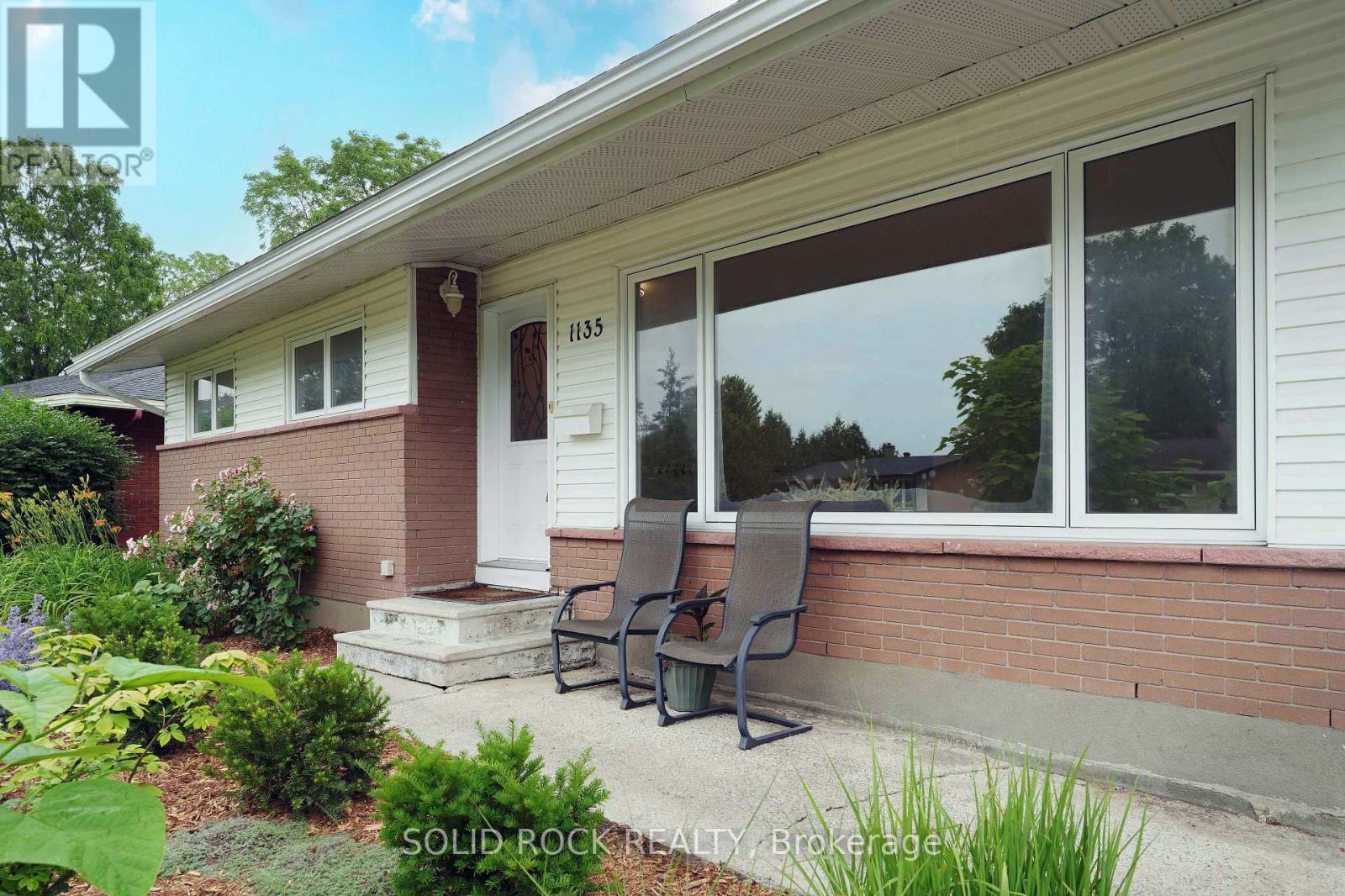 Property at 1135 MAYBANK STREET image 3
