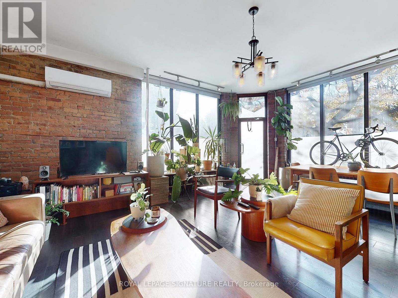 Property at 134 PENDRITH STREET image 3