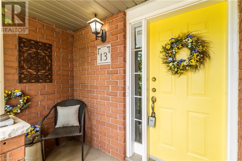 Property at 13 FERNCLIFFE Street image 3