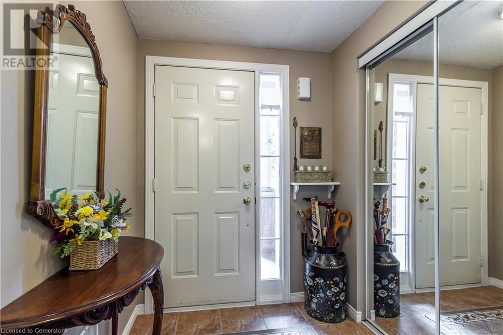 Property at 13 FERNCLIFFE Street image 5