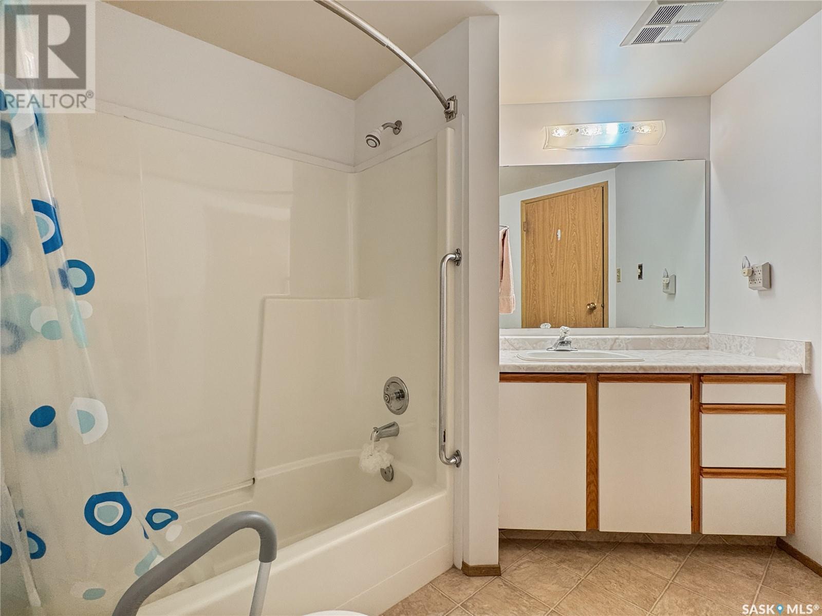 203 1002 108th Street, North Battleford, Saskatchewan  S9A 2A9 - Photo 25 - SK011105