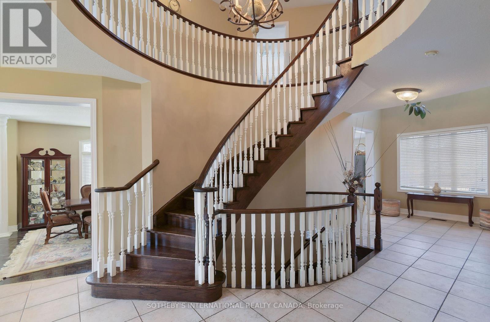 110 Velmar Drive, Vaughan (East Woodbridge), Ontario  L4L 8W4 - Photo 25 - N12253431