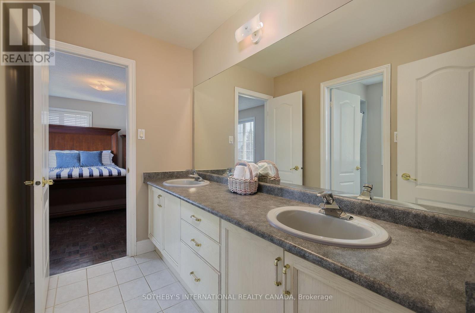 110 Velmar Drive, Vaughan (East Woodbridge), Ontario  L4L 8W4 - Photo 34 - N12253431