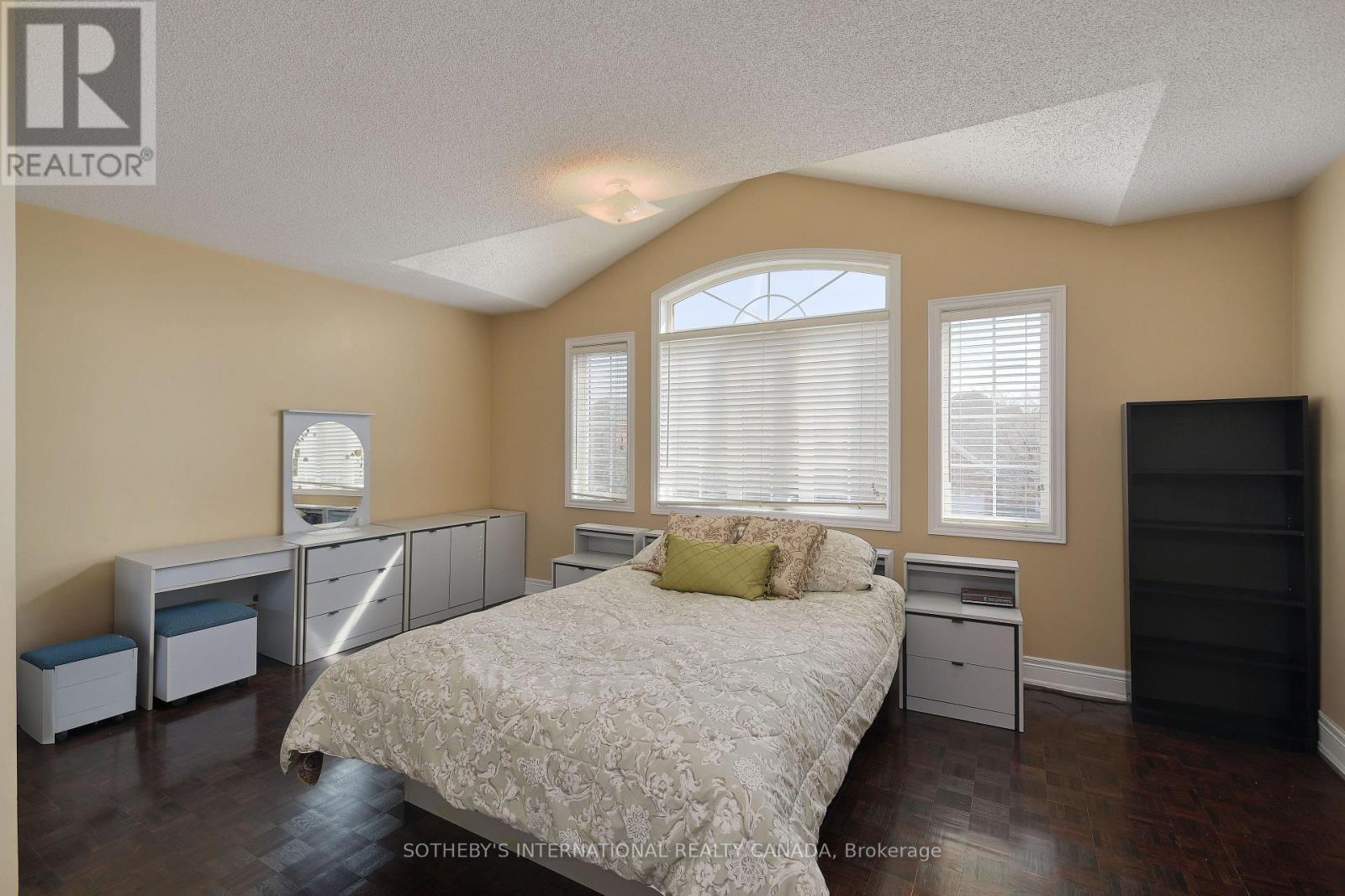 110 Velmar Drive, Vaughan (East Woodbridge), Ontario  L4L 8W4 - Photo 35 - N12253431