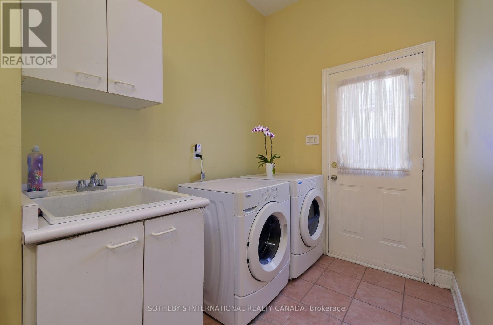 110 Velmar Drive, Vaughan (East Woodbridge), Ontario  L4L 8W4 - Photo 38 - N12253431
