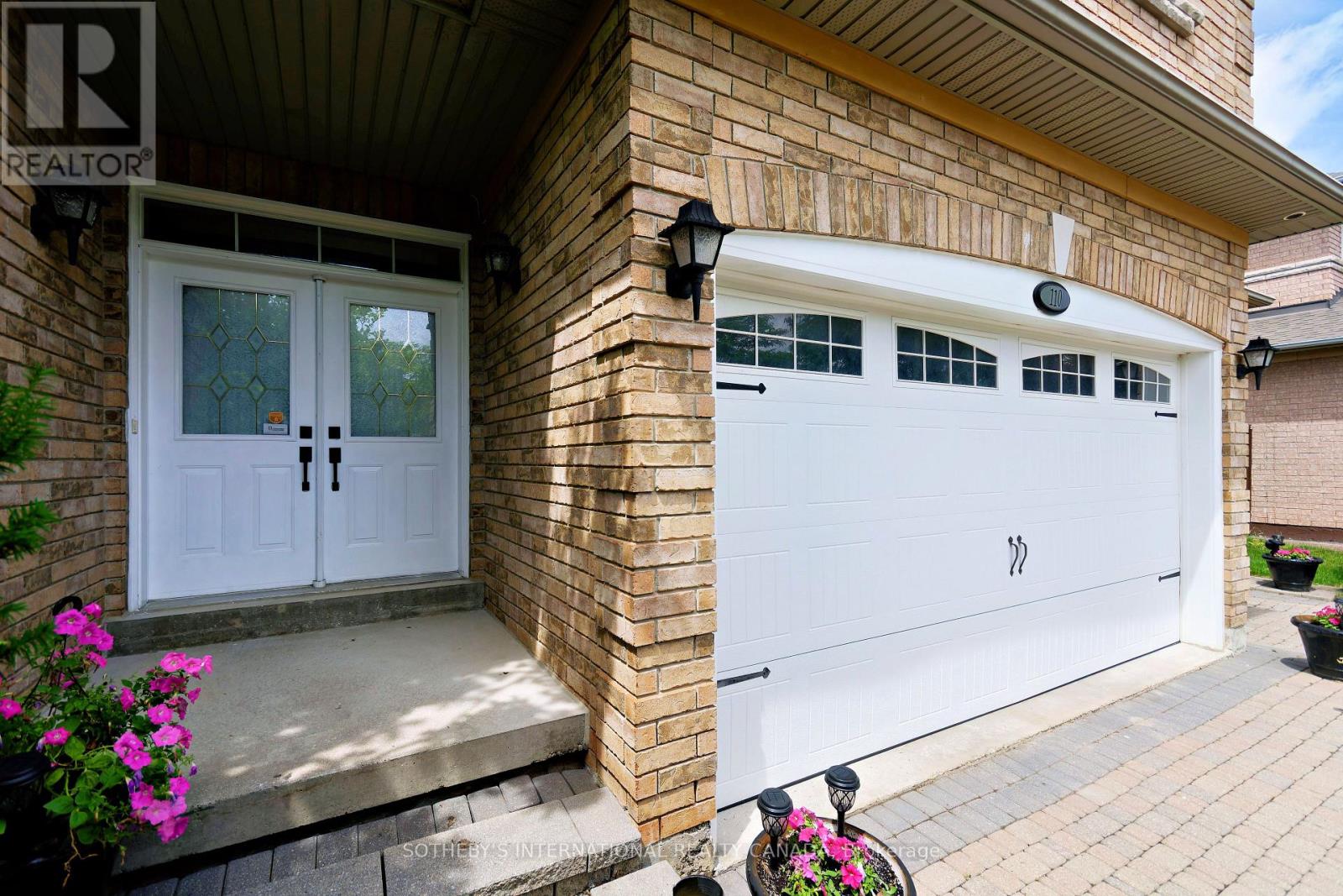 110 Velmar Drive, Vaughan (East Woodbridge), Ontario  L4L 8W4 - Photo 6 - N12253431