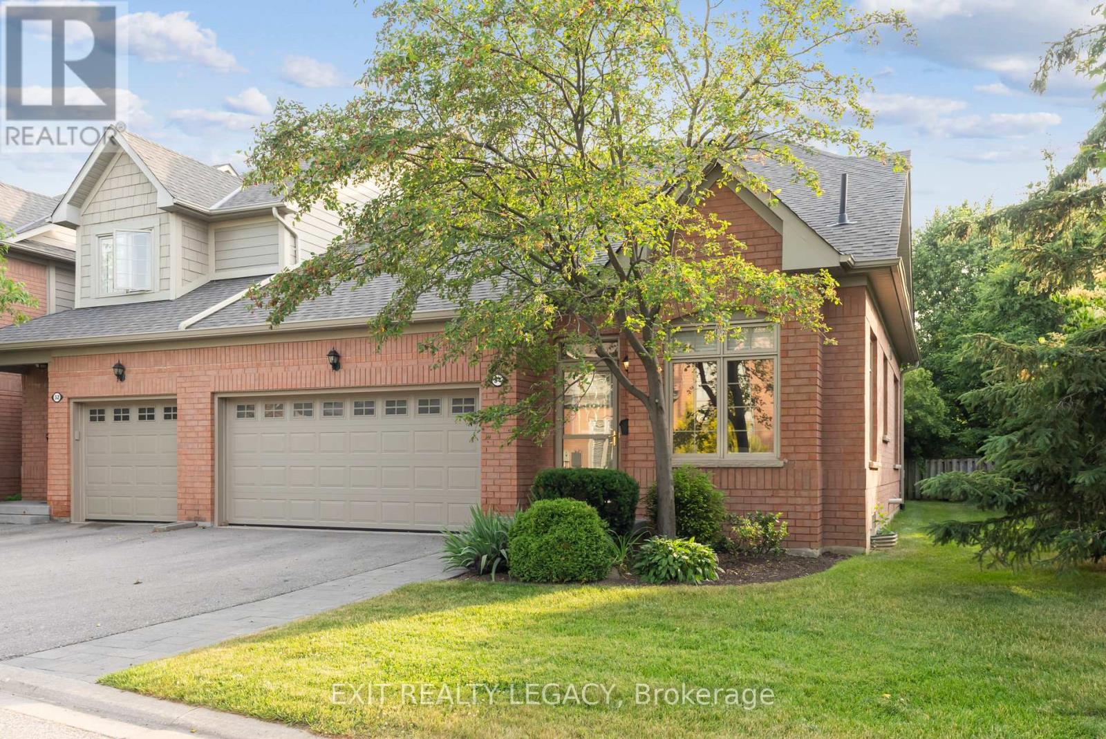 Property at 54 LOUISBOURG WAY W image 1