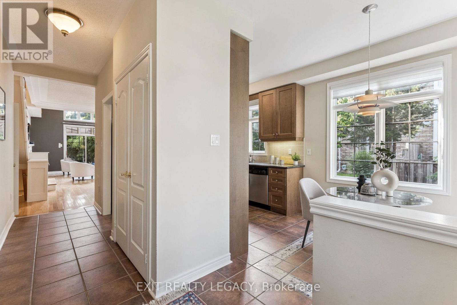 Property at 54 LOUISBOURG WAY W image 4
