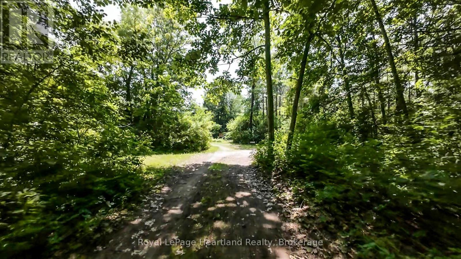 8499 Goosemarsh Line, Lambton Shores, Ontario  N0M 1T0 - Photo 4 - X12253459