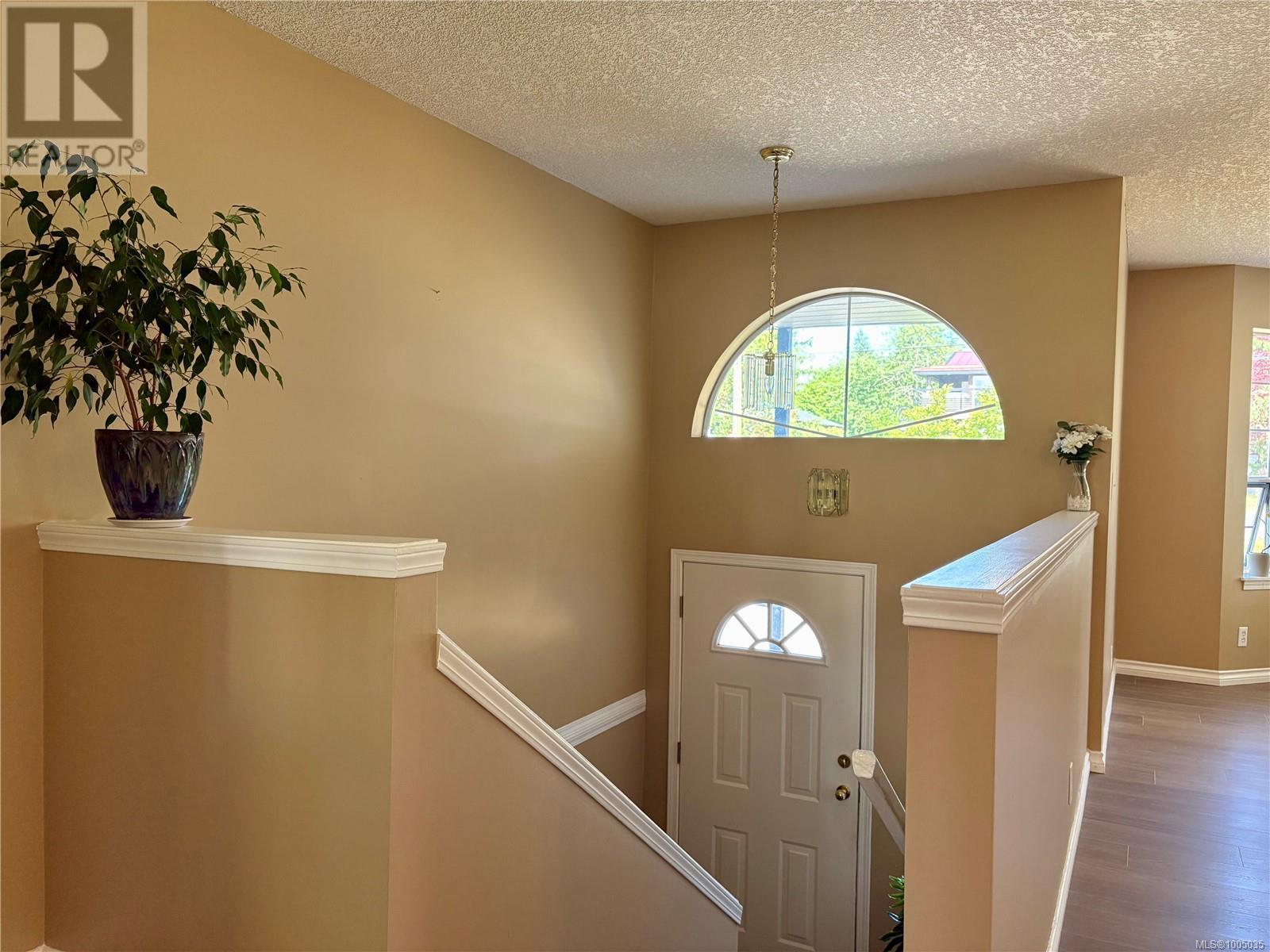 Property at 5489 Kenwill Dr image 4