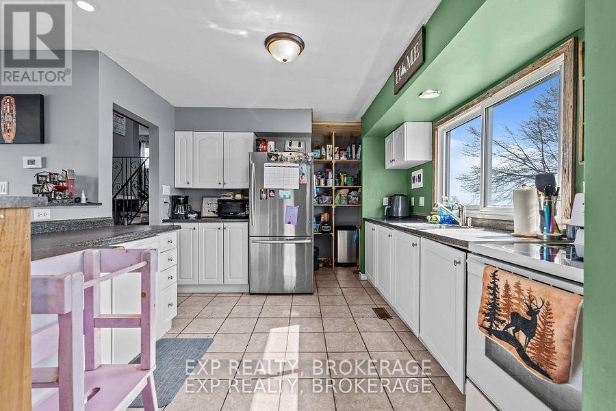 701 Highway 95, Frontenac Islands, Ontario  K7M 8W2 - Photo 13 - X12253555