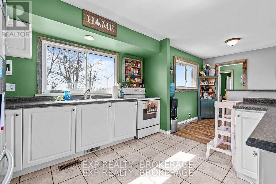 701 Highway 95, Frontenac Islands, Ontario  K7M 8W2 - Photo 16 - X12253555